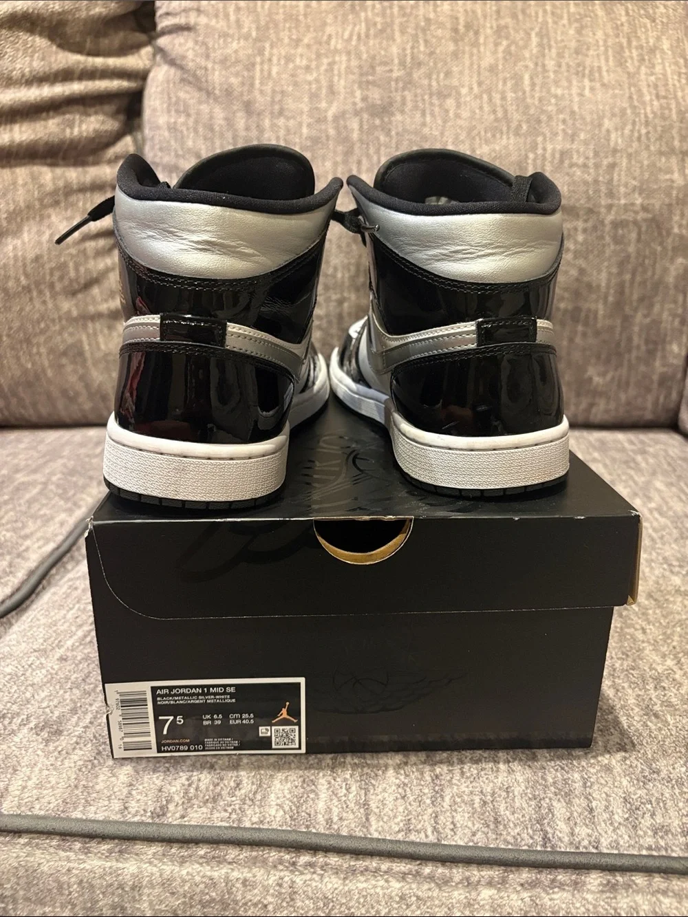 Jordan 1 Mid SE